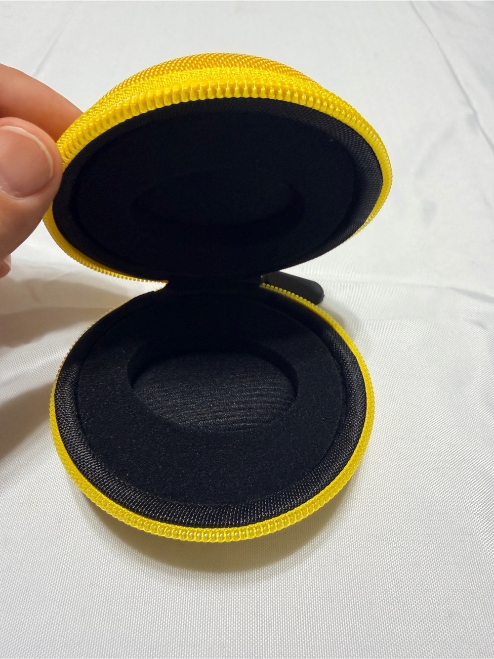Invicta Bright Yellow Round Zippered Travel Case - Picture 3 of 3